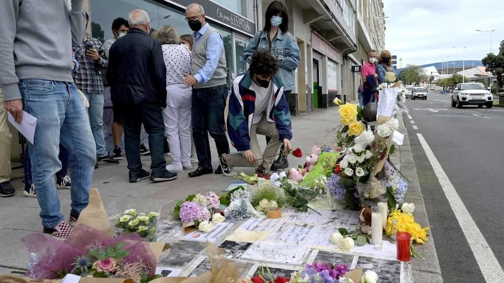 Lugar no que foi asasinado Samuel, na rúa Buenos Aires. (Foto: M. Dylan / Europa Press) #samuel #samuelluiz #buenosaires #rúa #homenaxe #asasinato #acoruña #lgtb+ #lgtbqi+