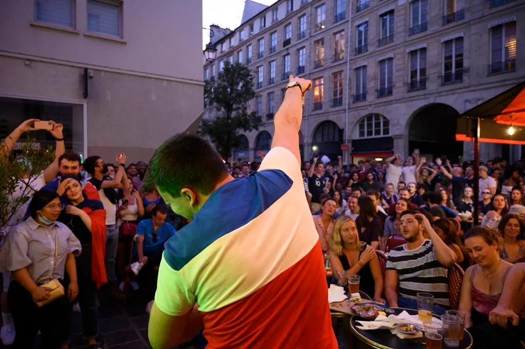 EuropaPress_3784829_celebraciones_paris_victoria_seleccion_francesa_eurocopa