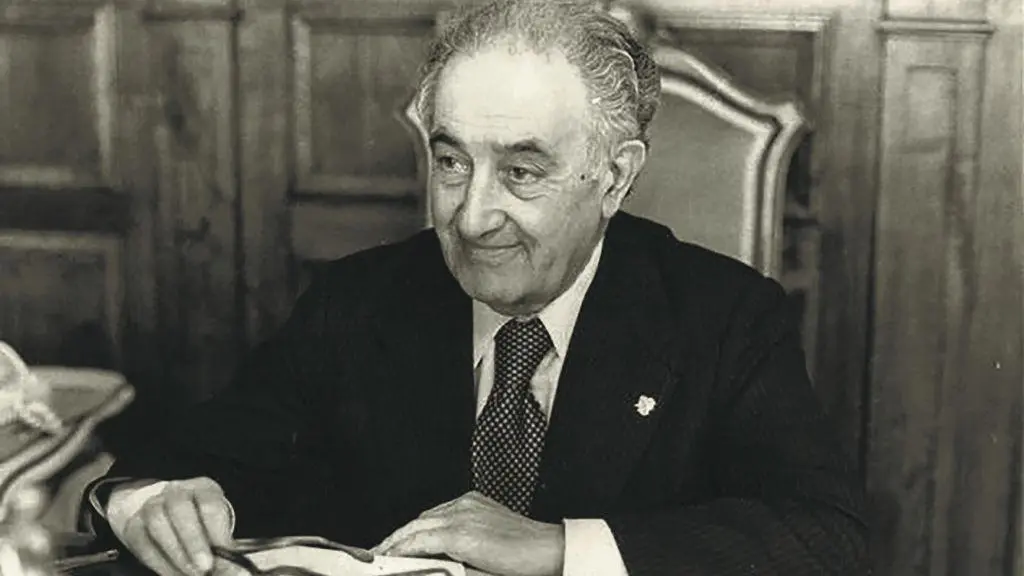 Antonio Ros&oacute;n P&eacute;rez dar&aacute; nome &aacute; sala de portavoces do Parlamento da Galiza. (Foto: N&oacute;s Diario)