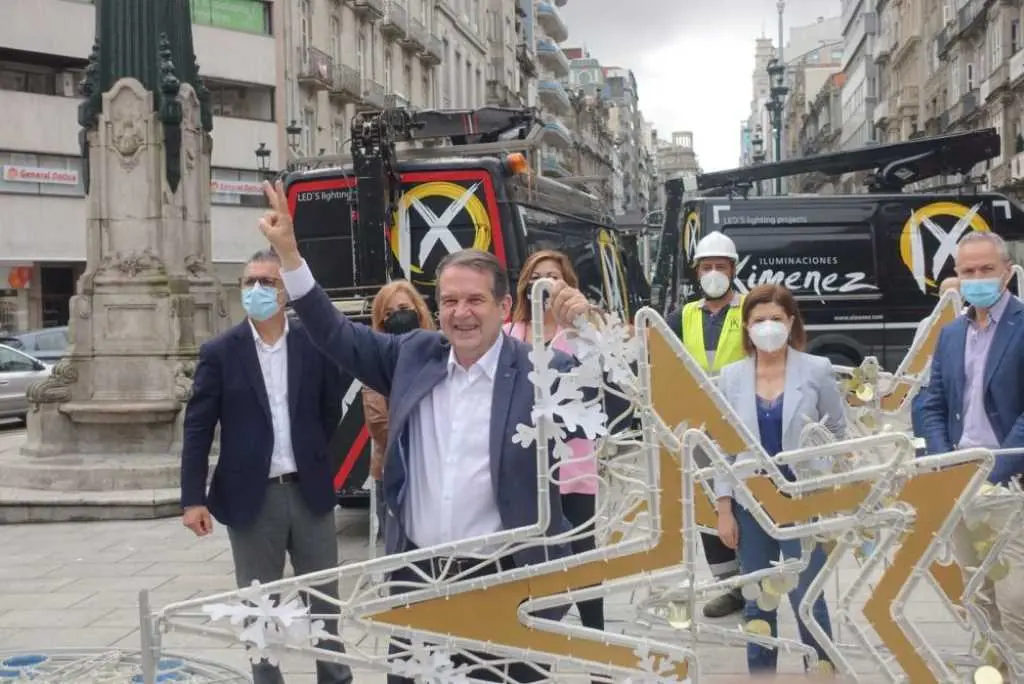 Abel Caballero, este agosto, na inauguraci&oacute;n do inicio da instalaci&oacute;n das luces de Nadal.