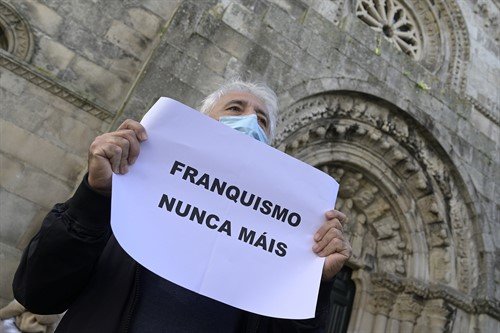Unha imaxe da marcha para pedir a devolución da Casa Cornide, na Coruña, en mans da familia Franco, en novembro de 2020. (Foto: M. Dylan/Europa Press)