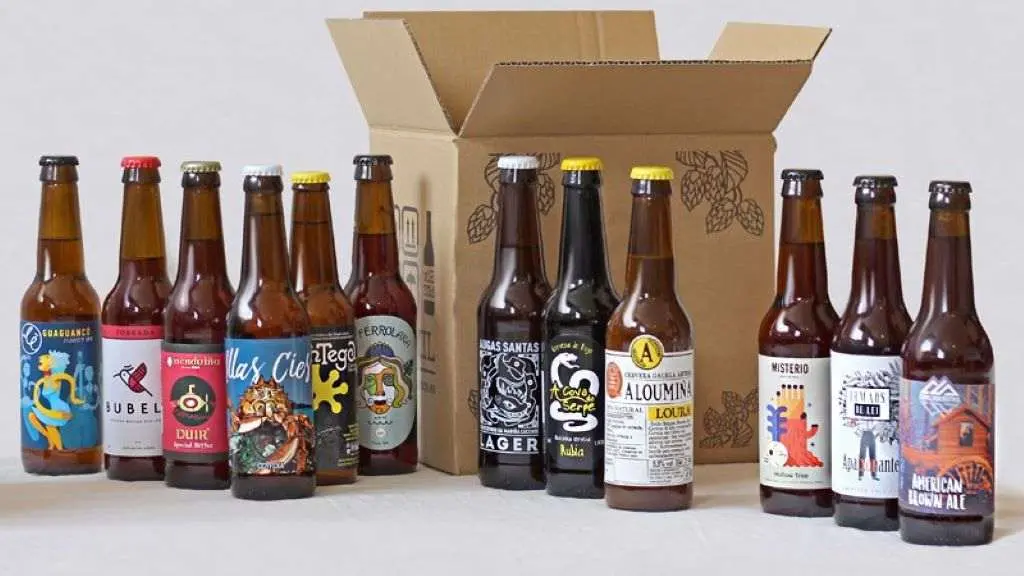 Algunhas das cervexas artes&aacute;s de produci&oacute;n galega do proxecto Beber Cercan&iacute;a. (Foto: Cervexa Artesanal)