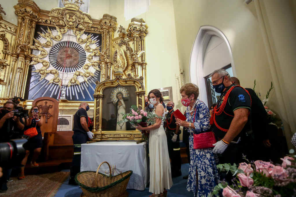 Isabel Díaz Ayuso nunha misa o pasado 15 de agosto. (Foto: Ricardo Rubio / Europa Press)