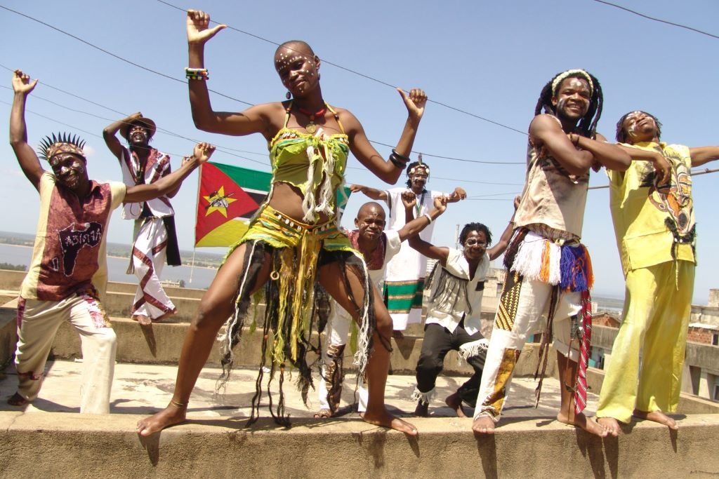 O grupo Timbila Muzimba chega desde Mozambique até o Maré (Foto: Timbila Muzimba).