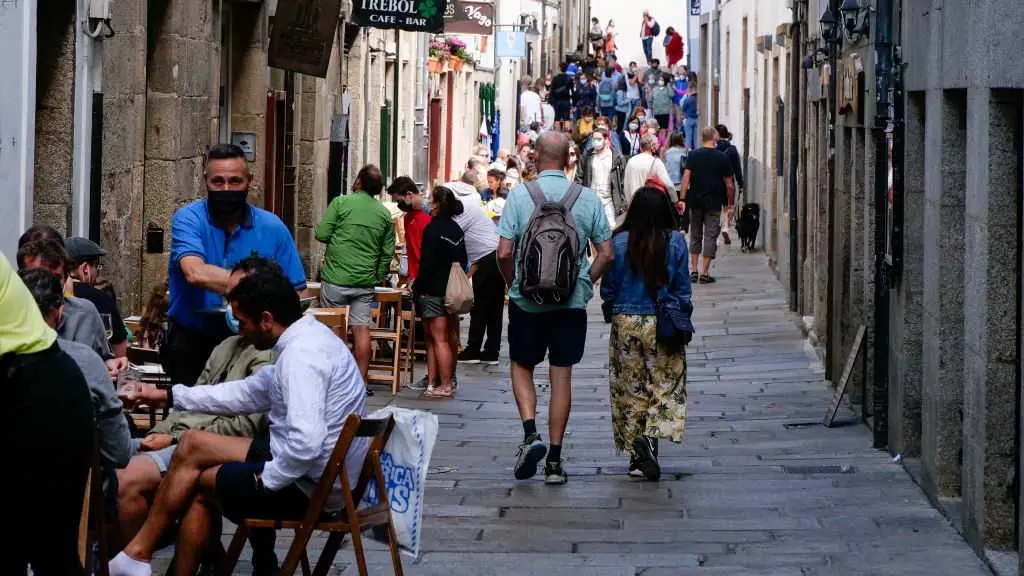 A evoluci&oacute;n da quinta vaga da Covid consolida unha mellora da incidencia. (Foto: Arxina).