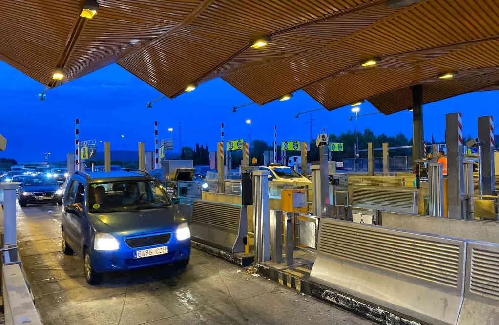 O veh&iacute;culo privado &eacute; o dominador na Galiza. (Foto: Europa Press)
