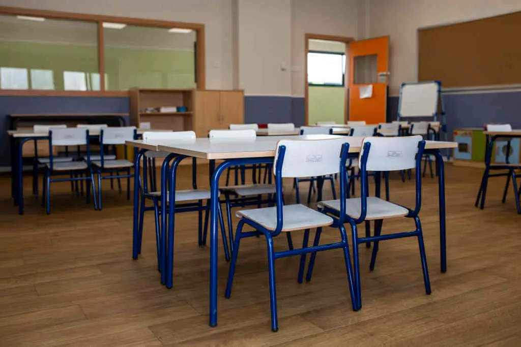 Imaxe de arquivo dun centro de ensino antes de comezar o curso. (Foto: Alejandro Mart&iacute;nez V&eacute;lez / Europa Press)