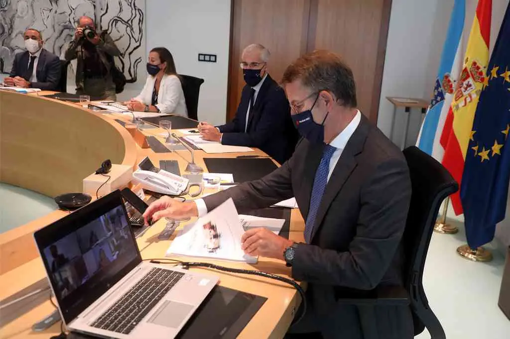 O presidente da Xunta, N&uacute;&ntilde;ez Feixoo, na primeira reuni&oacute;n do Executivo galego ap&oacute;s o per&iacute;odo estival (Foto: Arxina)
