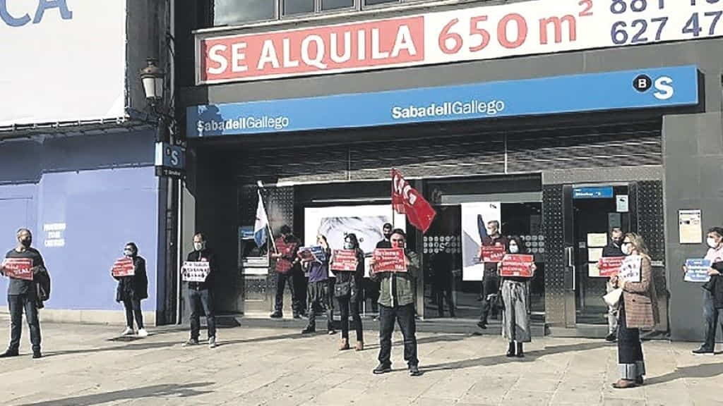 Protesta contra o ERE do Banco Sabadell nunha imaxe de arquivo. (Foto: Nos Diario)