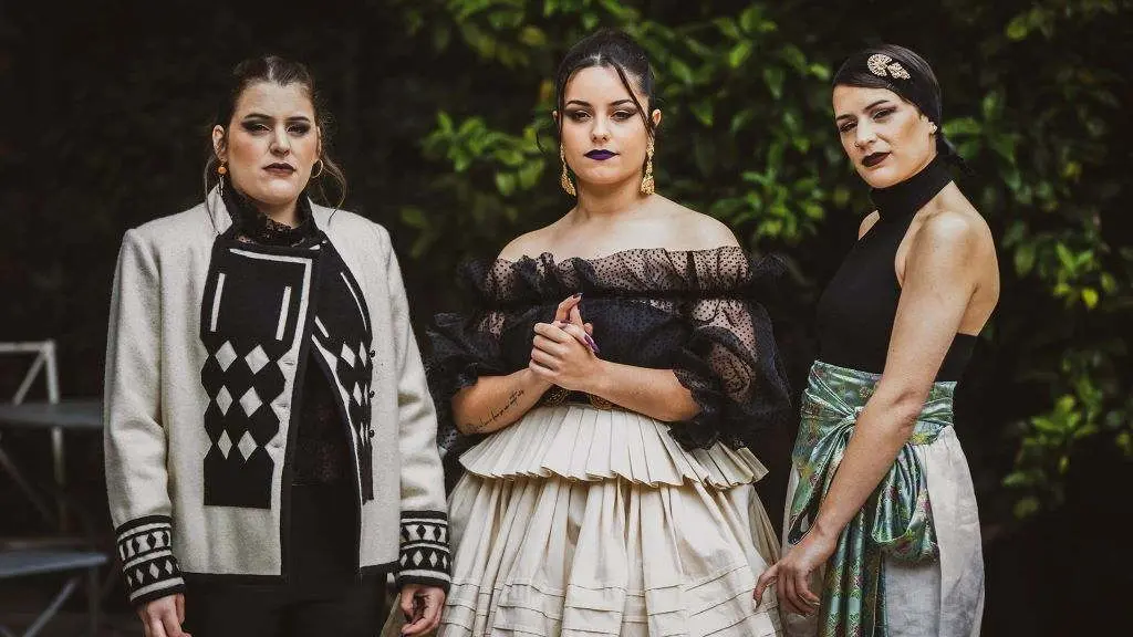 Imaxe promocional de Tanxugueiras, tirada no decorrer do videoclip de 'Figa'. (Foto: Roc&iacute;o Cibes)