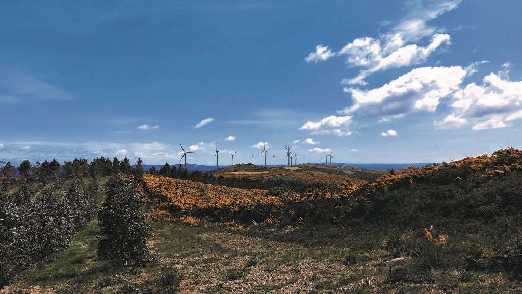 Aeroxeradores do parque eólico Corzán, en Negreira, operado por Enerxías Especiais do Noroeste (Foto: B. Bouzas).