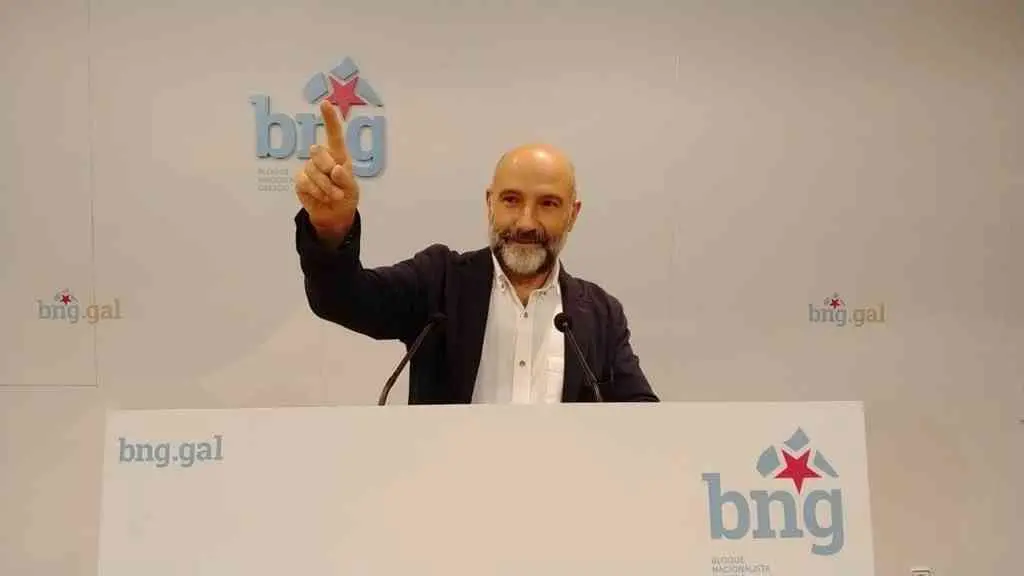 O deputado do BNG N&eacute;sto Rego en rolda de prensa na sede nacional do BNG (Foto: N&oacute;s Diario)