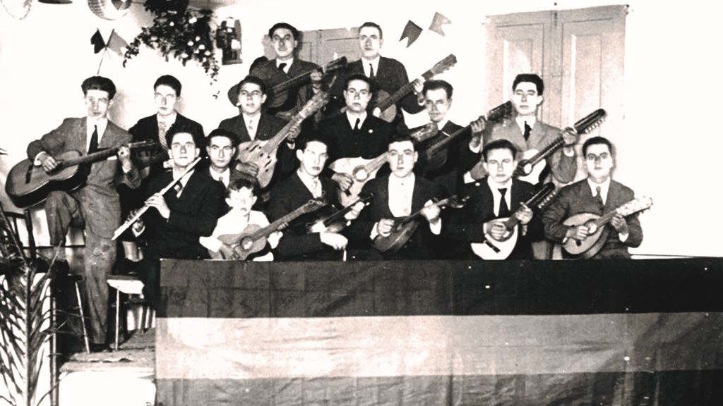 Grupo musical da Juventud Lerezana nunha actuación. (Foto: Arquivo Xosé Álvarez)