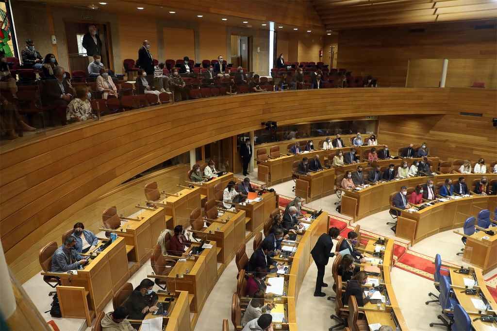 A denuncia do colapso na Atención Primaria centrou o pleno do Parlamento galego (Foto: Arxina)