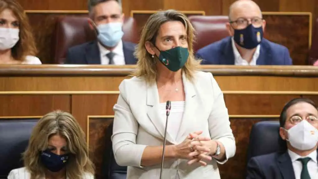 A vicepresidenta de Transici&oacute;n Ecol&oacute;xica, Teresa Ribera, nunha sesi&oacute;n de control (Foto: Congreso das Deputadas).