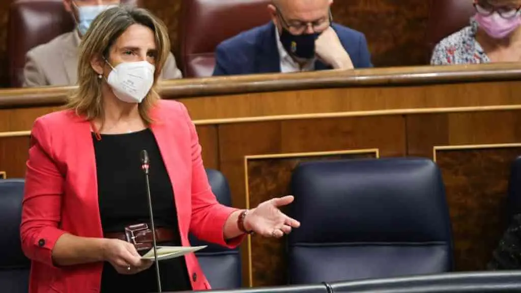 A vicepresidenta de Transici&oacute;n Ecol&oacute;xica, Teresa Ribera, durante a sesi&oacute;n de control (Foto: Congreso das Deputadas).