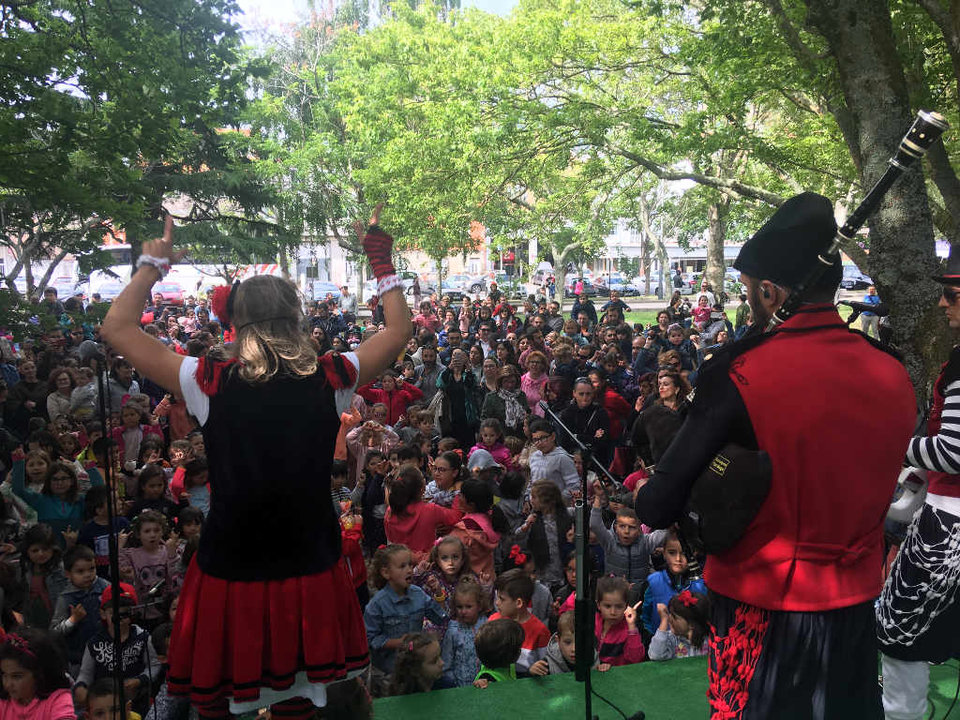 Uxía Lambona e a Banda Molona nunha das actuacións máis multitudinarias dos Rechouchíos, antes da pandemia. (Foto: Aldán Santamarina)