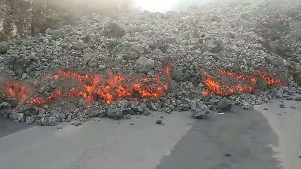 A lava nas rúas da illa hai escasos días. (Foto: Involcan)