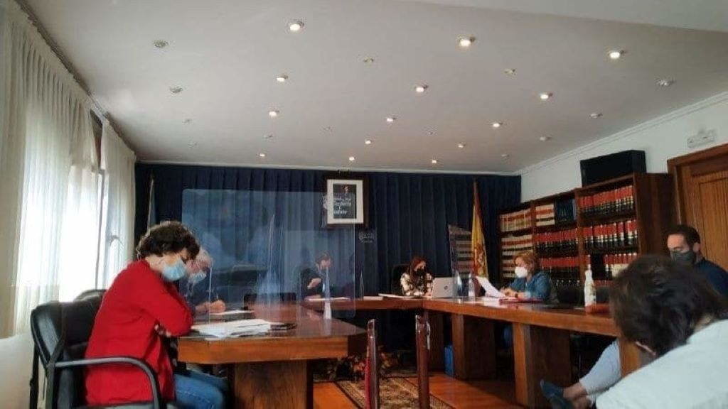 Reunión da Comisión contra as minas da Terra Chá. (Foto: Comisión contra as minas da Terra Chá)