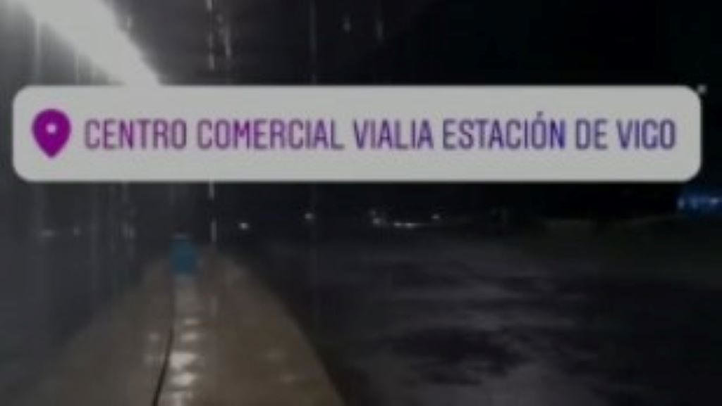 Captura dun vídeo no que se ve a zona exterior do centro comercial. (Foto: Jesús Roca) #vialia #vigo