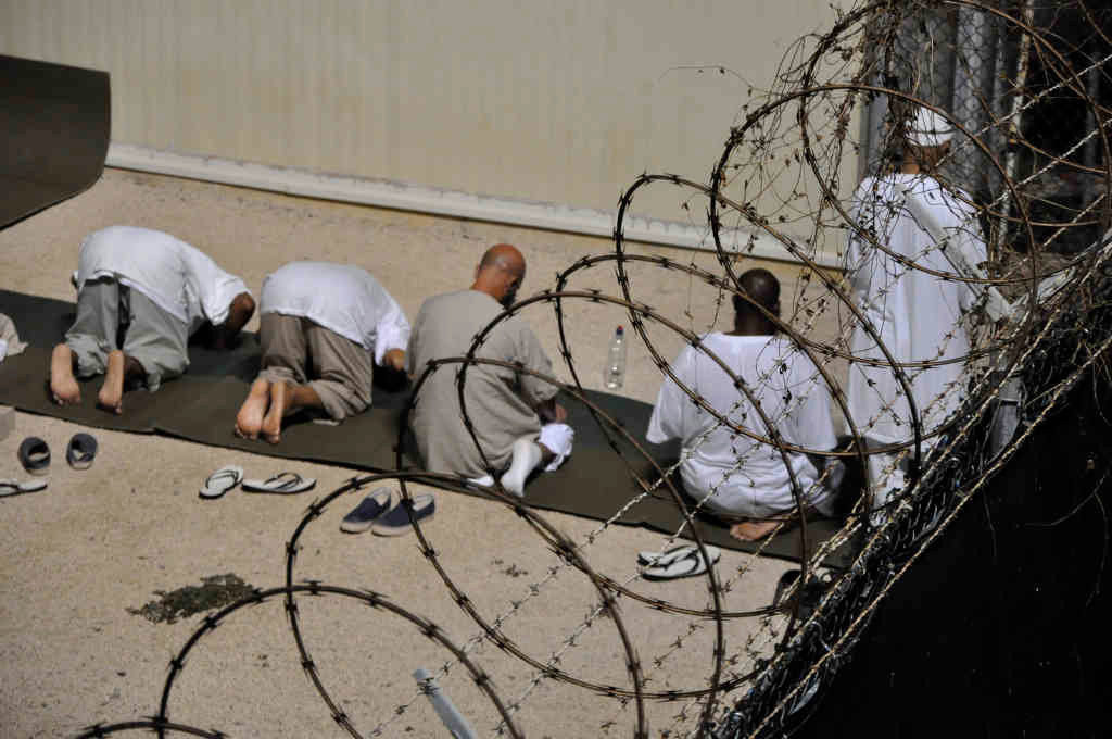 Presos en Guantánamo. (Foto: T14 / Zuma Press / Contactophoto)