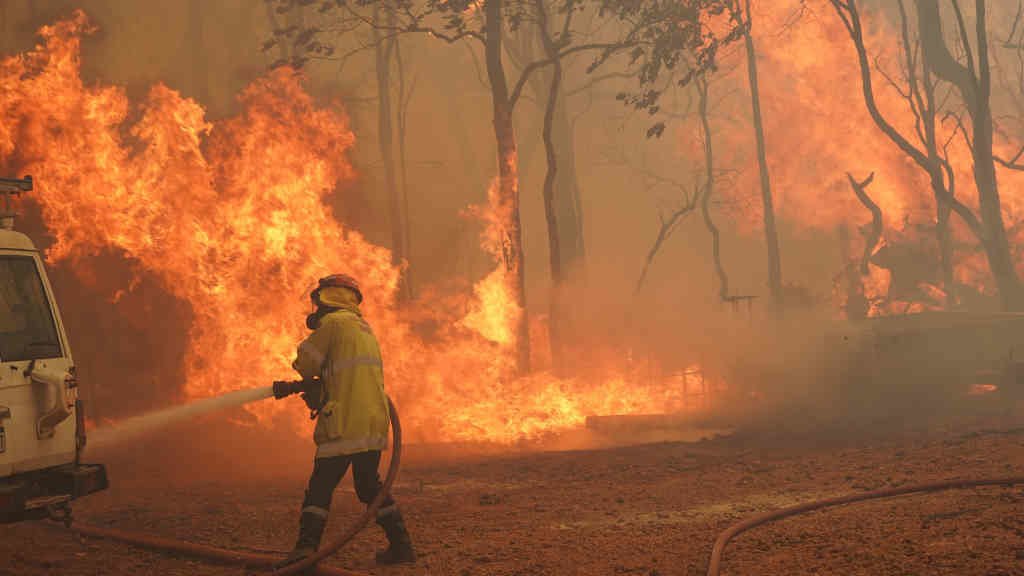 Incendio en febreiro en Australia. O quecemento global produce un aumento dos eventos climáticos extremos. (Foto: PR image / DPA)