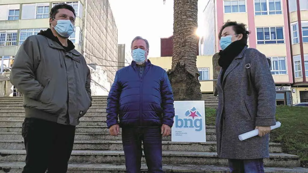 Mon Fern&aacute;ndez, Argemino Varela e Mercedes Tob&iacute;o. (Foto: N&oacute;s Diario) #mugardos #bng #reganosa