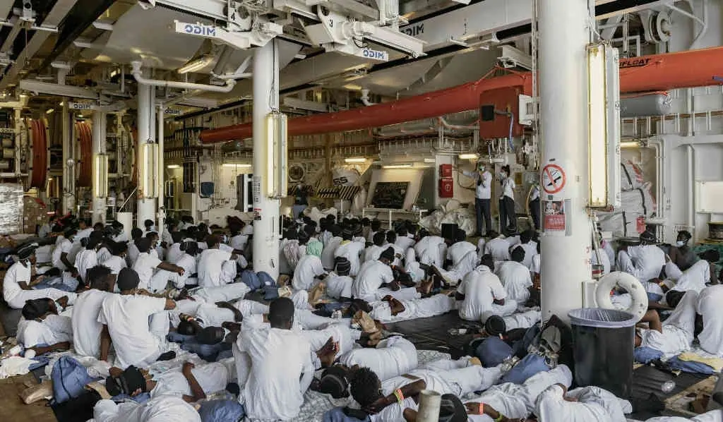 Interior do buque fretado por M&eacute;dicos Sen Fronteiras para rescatar migrantes no Mediterr&aacute;neo. (Foto: Filippo Taddei / M&eacute;dicos Sen Fronteiras)