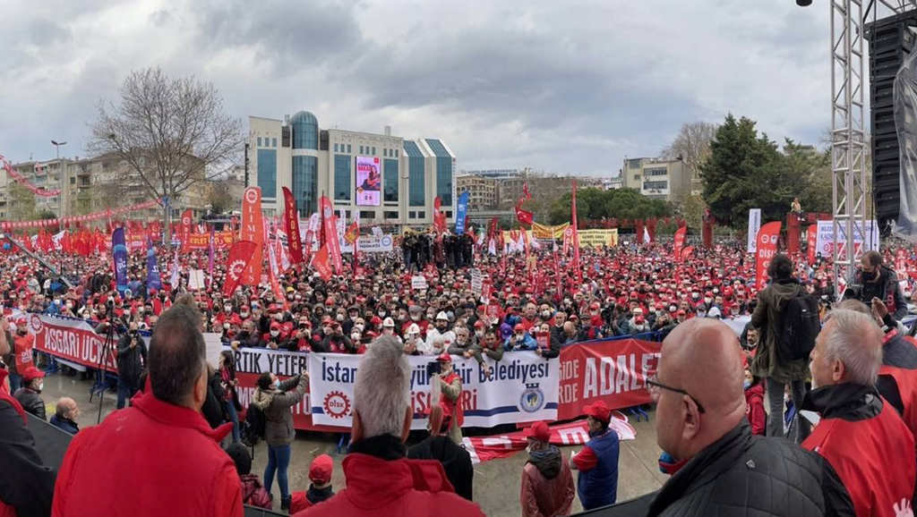 Manifestación en contra de Erdogan este domingo en Istambul organizada pola Confederación de Sindicatos Progresistas (DISK). (Foto: DISK)