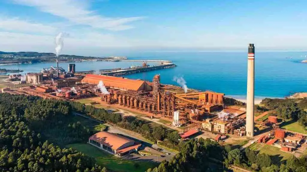 Vista da planta de Alcoa en Cervo (Foto: aeroREC)