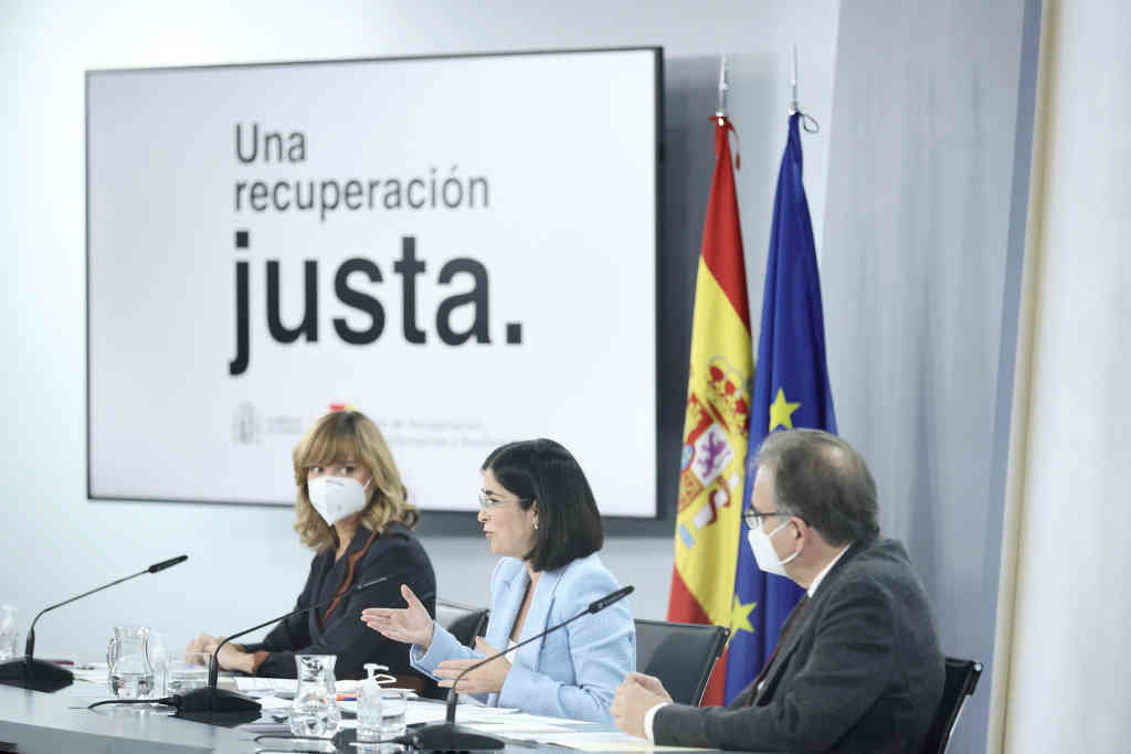 Pilar Alegría, Carolina Darias e Joan Subirats, onte. (Foto: E. Parra. POOL / Europa Press)