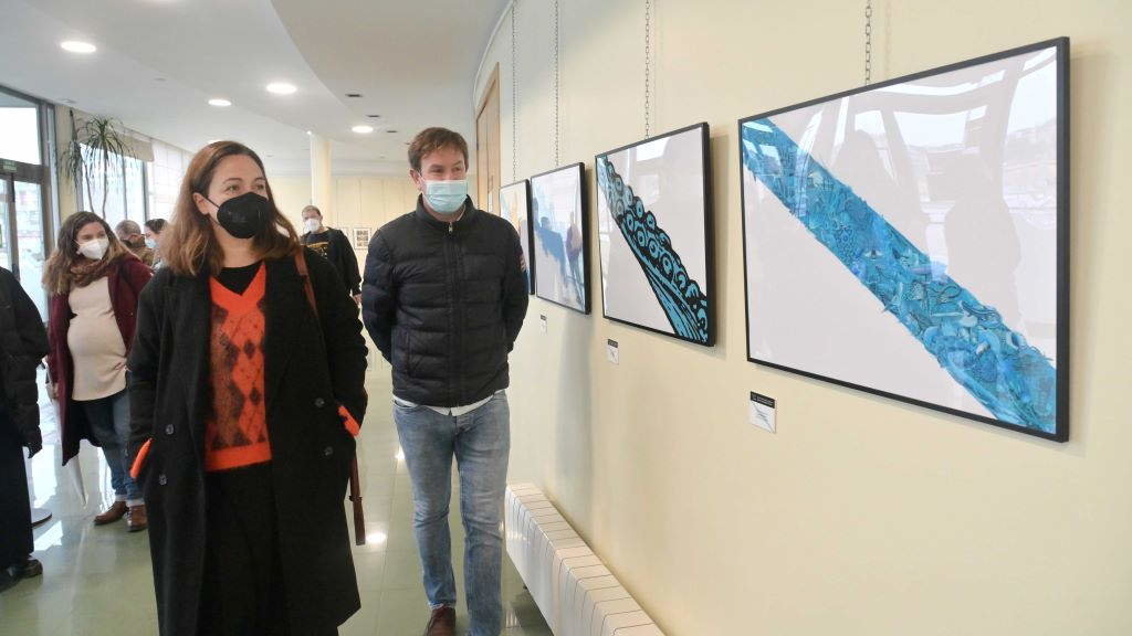 Representantes políticos visitan a exposición. (Foto: Torrecilla)