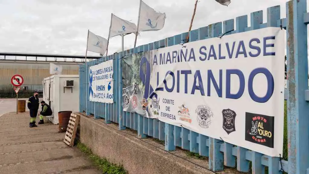 O persoal das auxiliares cre que os investimentos previstos por Alcoa en San Cibrao (Cervo) poder&iacute;an xerar novos postos de traballo (Foto: Carlos Castro / Europa Press).