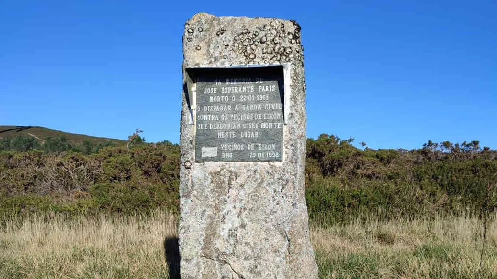 Monumento conmemorativo no monte veci&ntilde;al de Eir&oacute;n (Mazaricos) no lugar en que mataron o comuneiro Xos&eacute; Esperante (N&oacute;s Diario)