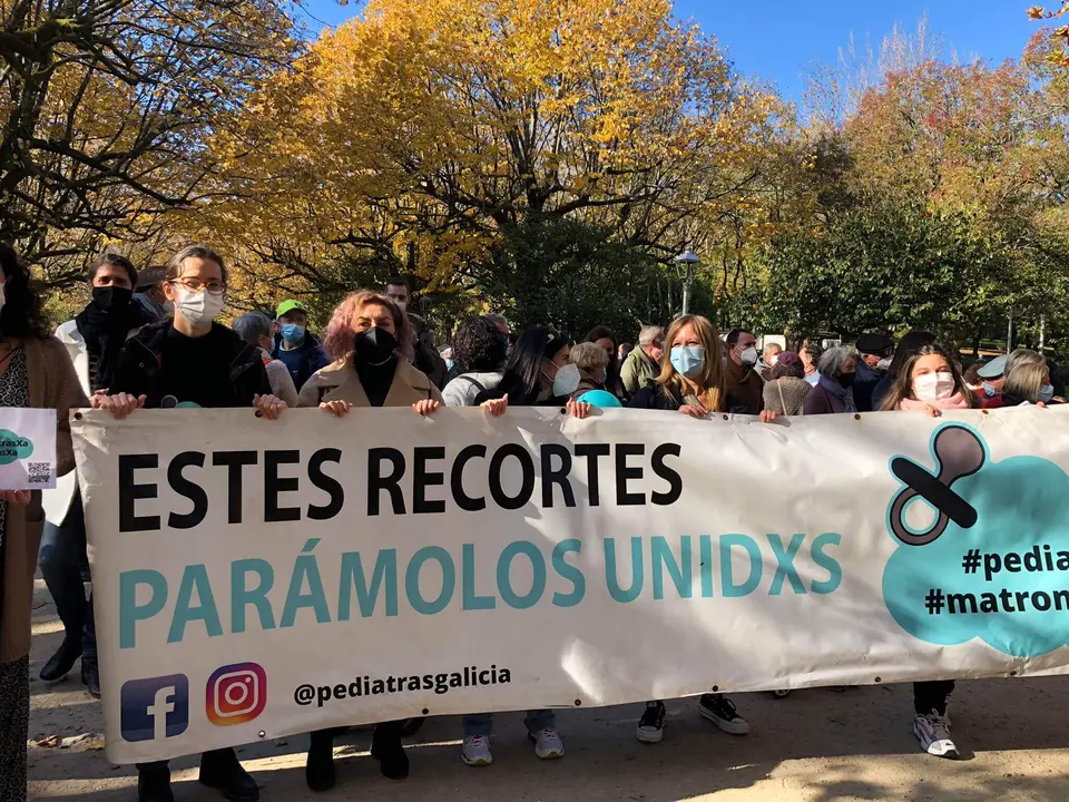 Pediatras e Matronas Xa participou en novembro de 2021 na marcha de SOS Sanidade P&uacute;blica en Santiago. (Foto: N&oacute;s Diario)