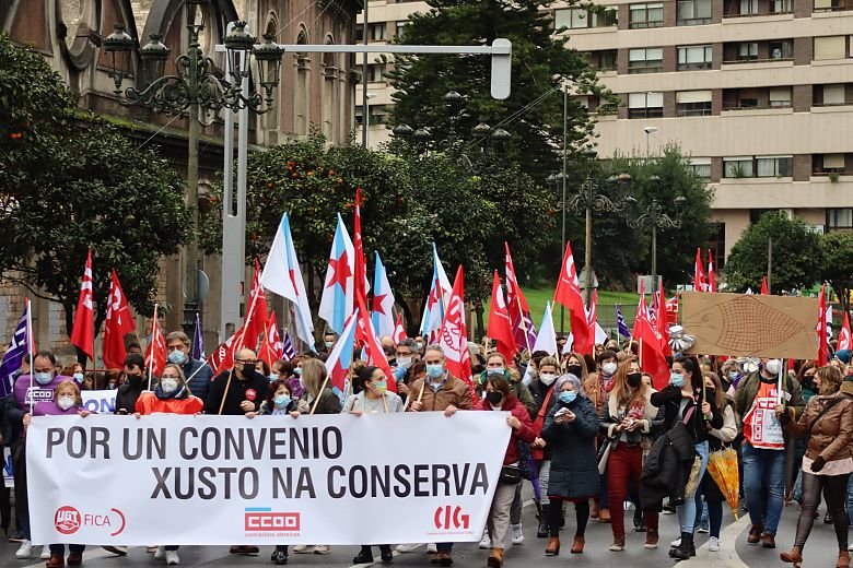 Protesta das profesionais do sector conserveiro en Vigo. (Foto: Nós Diario)