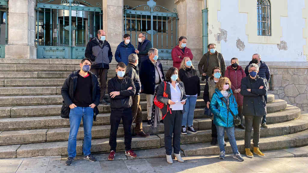 Rolda de prensa da Plataforma por un transporte público digno de Ferrol e comarca (Foto: SB).