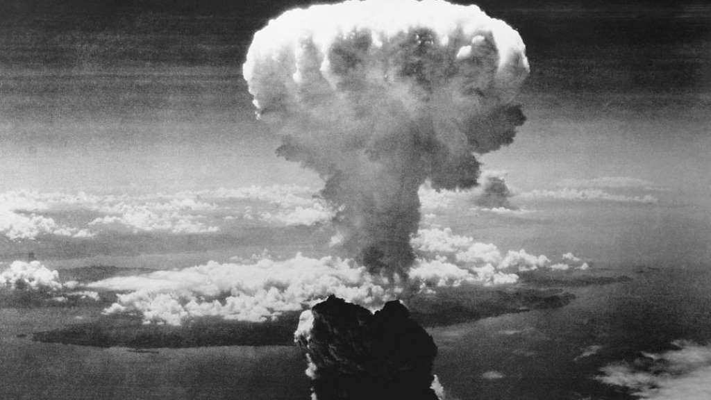 Fungo atómico conformado tras a explosión da bomba atómica que arrasou Nagasaki, no Xapón, en 1945 (Foto: Getty Images).