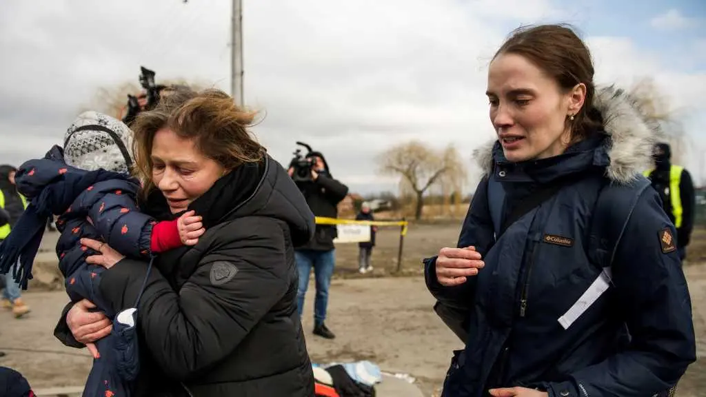 A fronteira de Medyka, en Polonia, &eacute; unha das m&aacute;is transitadas polas refuxiadas ucra&iacute;nas que intentan entrar na Uni&oacute;n Europea (Foto: Attila Husejnow / SOPA Images).