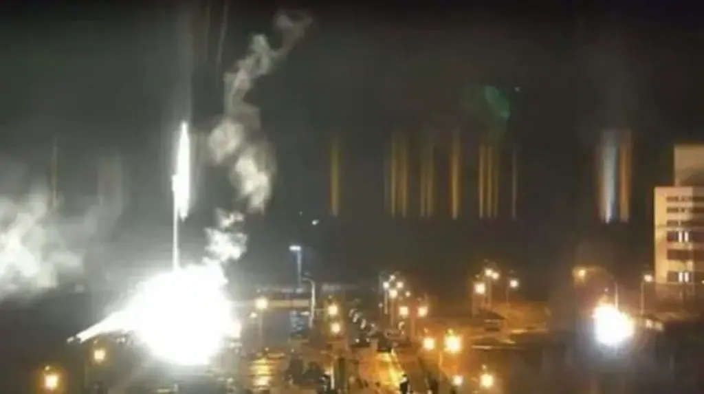 Lume na central nuclear de Zaporizhia (Foto: Russia Today).