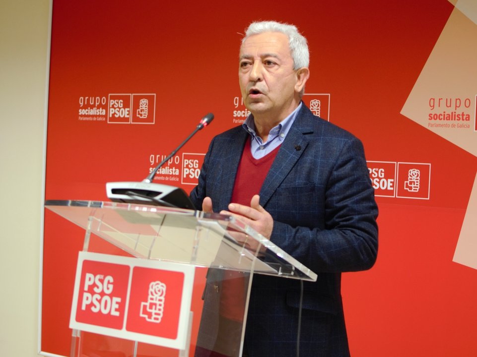 Intervención do portavoz parlamentario do PSdeG, Luis Álvarez. (Foto: Nós Diario)