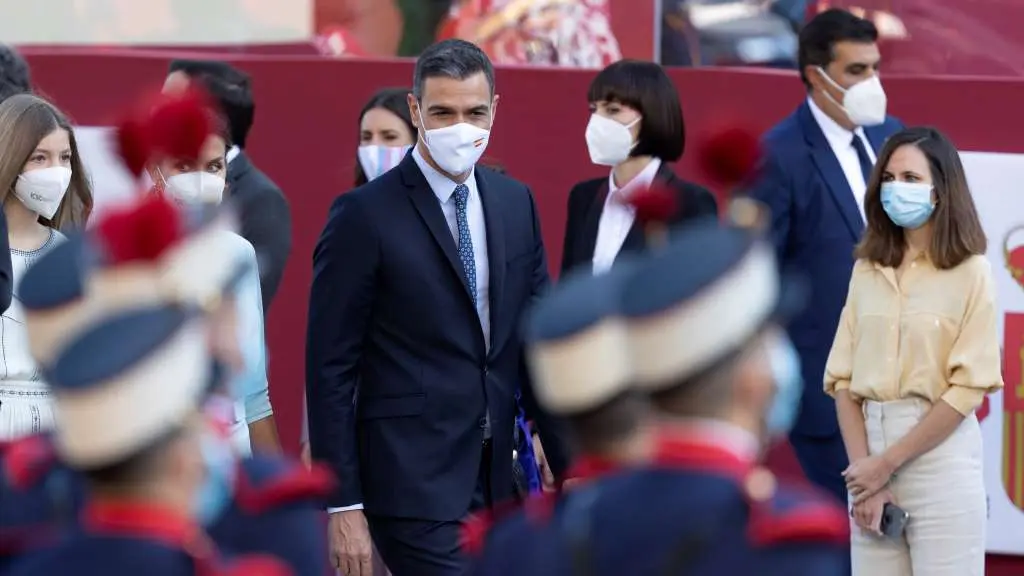 O presidente do Goberno estatal, Pedro S&aacute;nchez, no desfile militar do pasado 12 de outubro (Foto: Eduardo Parra / Europa Press).