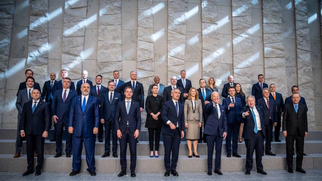 Os líderes da OTAN reuníronse esta quinta feira en Bruxelas (Foto: Michael Kappeler / DPA).