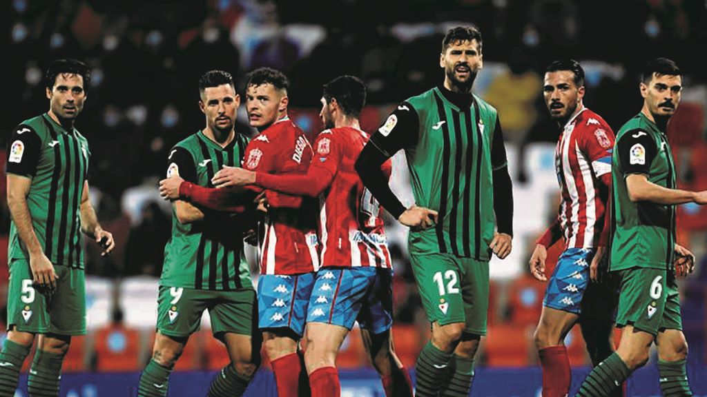 No choque de ida o Lugo chegou a ir dous goles por diante do marcador, pero o conxunto armeiro conseguiu equilibrar o resultado. (Foto: La Liga).