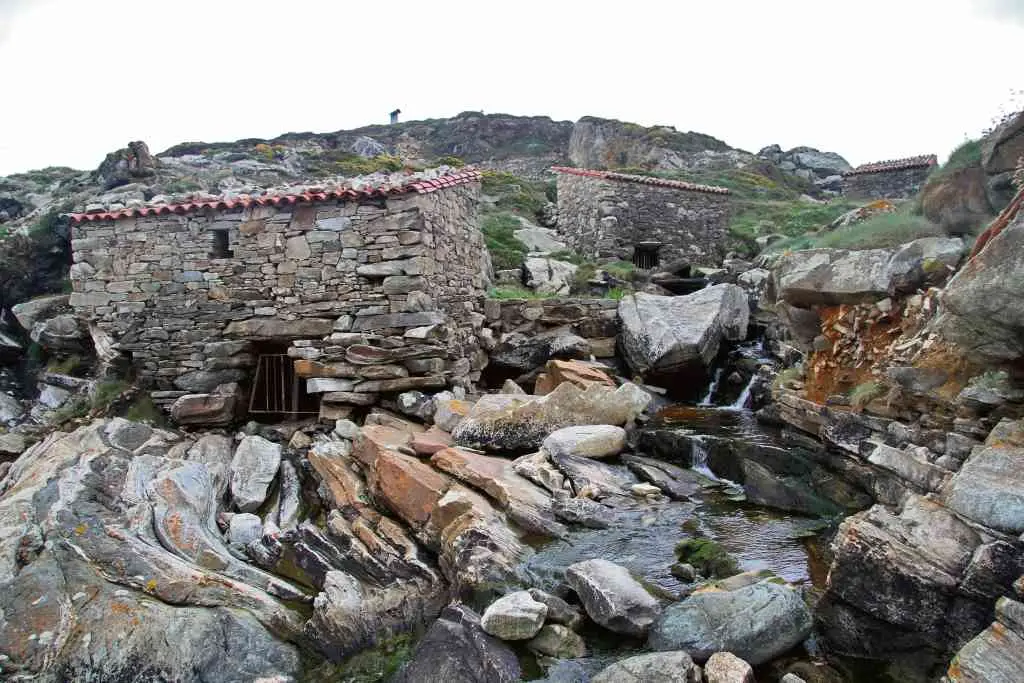 Mu&iacute;&ntilde;os da Ribeira, nunha &aacute;rea de especial valor xeol&oacute;xico.
