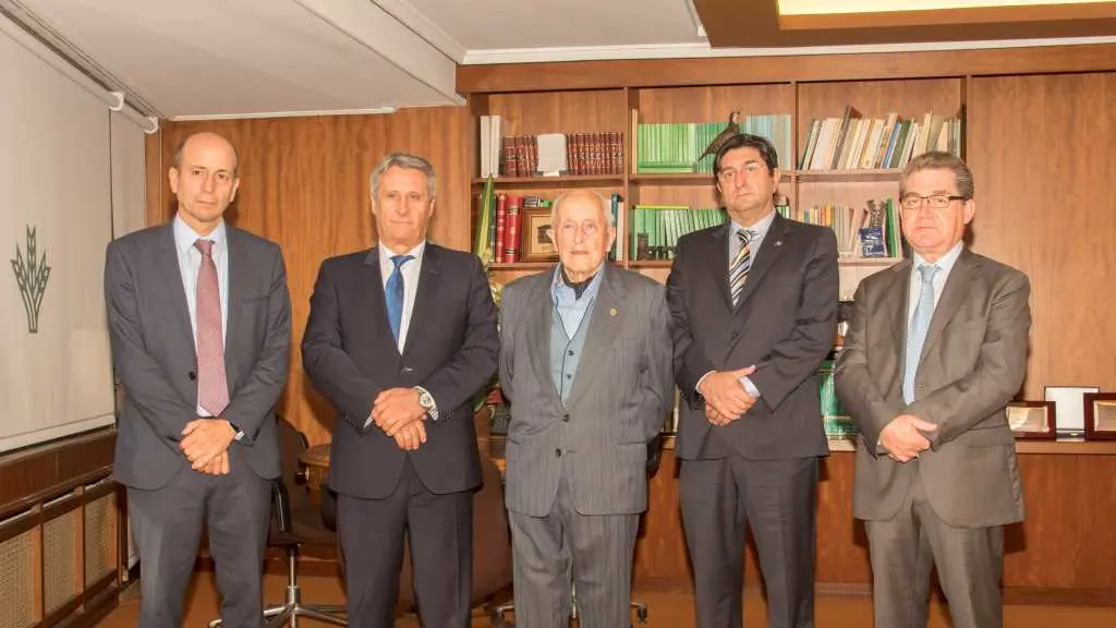 Presentaci&oacute;n das bolsas da Fundaci&oacute;n Caixa Rural Galega (Foto: N&oacute;s Diario).