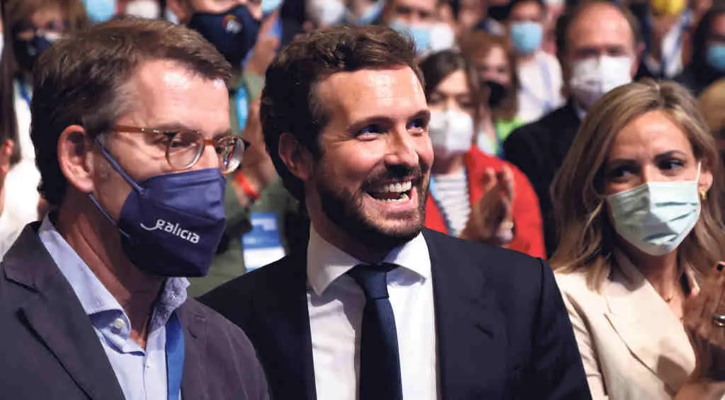 Alberno N&uacute;&ntilde;ez Feixoo e Pablo Casado. (Foto: Europa Press).