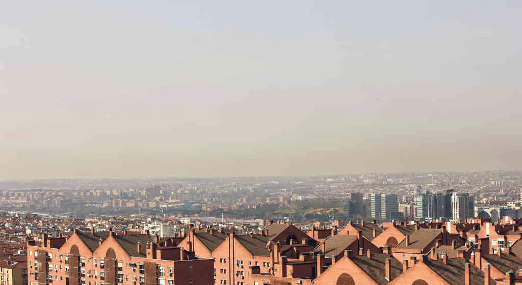 A boina de contaminaci&oacute;n de Madrid en 2022. (Foto: Jes&uacute;s Hell&iacute;n / Europa Press)