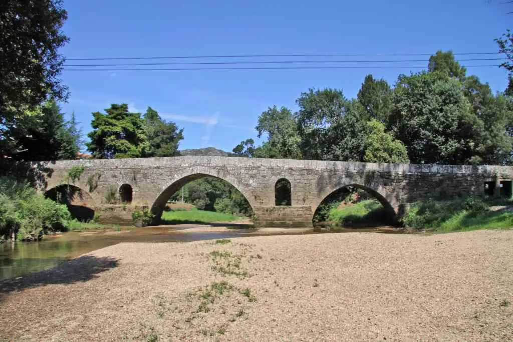Ponte medieval de Vilar de Mouros.