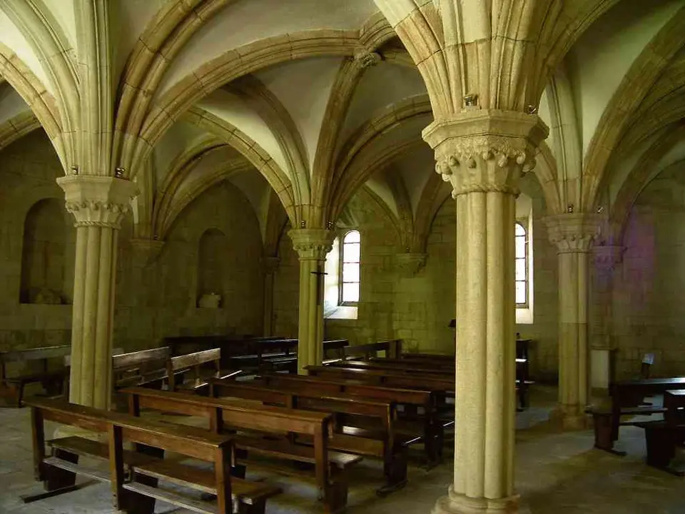 Mosteiro de Sobrado dos Monxes, onde est&aacute;n soterrados varios membros da familia Froilaz-Trava.  (Foto: Jos&eacute; Antonio Gil Mart&iacute;nez)